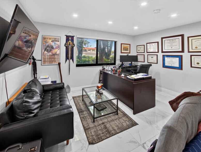 More Photos Of 10717 Sw 104th St, Miami Office For Sale