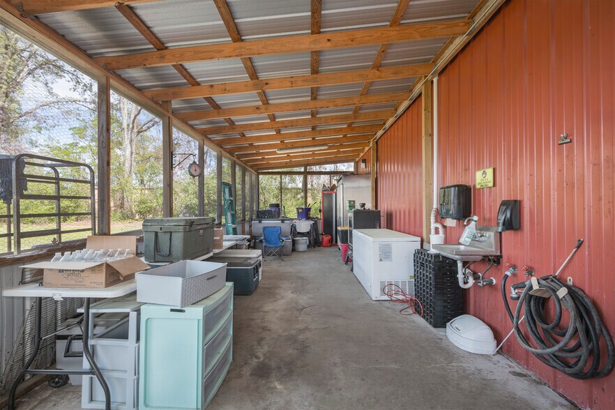 More Photos Of 147 US-80 Hwy, Calhoun General Retail For Sale