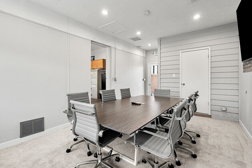 More Photos Of 505 Jerry St, Castle Rock Office For Sale