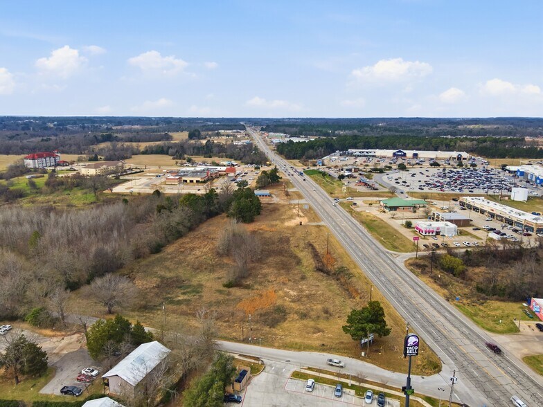 More Photos Of 3207 S Main St, Lindale Land For Lease