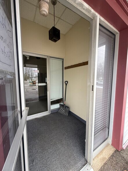 More Photos Of 33850 Armada Ridge Rd, Richmond Warehouse For Lease