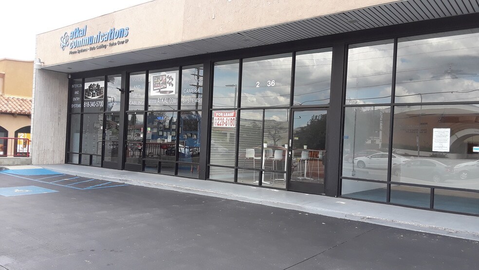 More Photos Of 20936 Devonshire St, Chatsworth Storefront Retail Office For Lease