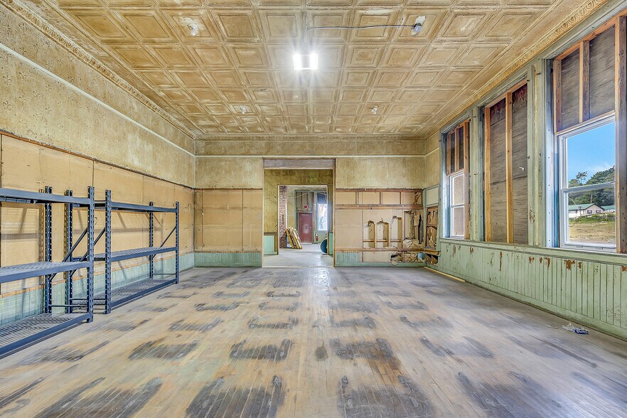 More Photos Of 1934 PA-940, Freeland Medical For Sale