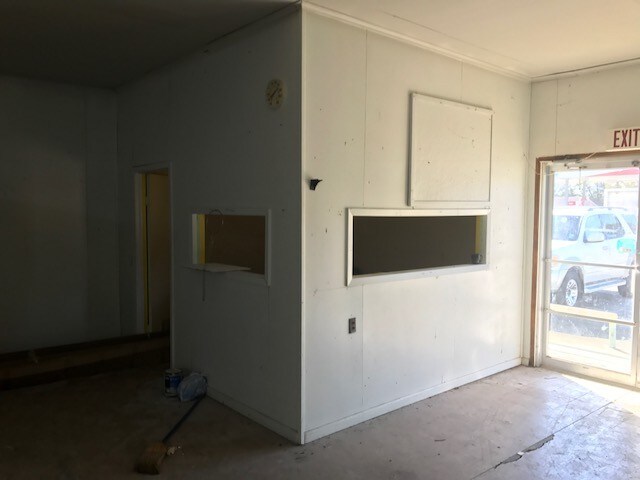 More Photos Of 412 N Adams St, Welsh Freestanding For Sale