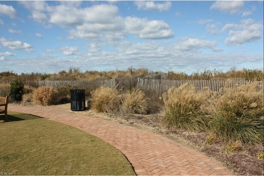 More Photos Of 9650 Shore Dr, Norfolk Veterinarian Kennel For Sale