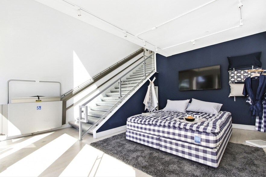 More Photos Of 8825-8827 Beverly Blvd, West Hollywood General Retail For Sale