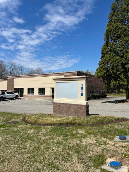 More Photos Of 1619 Schaeffer Rd, Knoxville Office For Lease