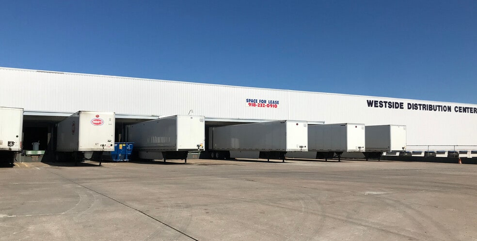 More Photos Of 4433 W 49th St, Tulsa Warehouse For Lease