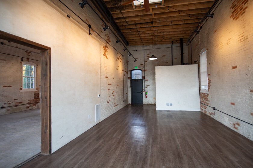 More Photos Of 301 Main St, Windsor Restaurant For Lease