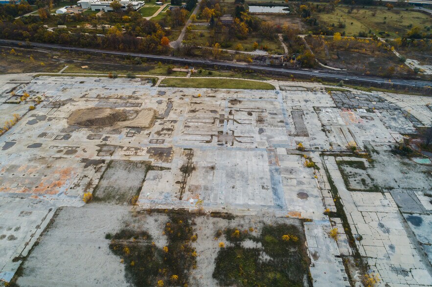 More Photos Of 2201 Industrial Ave, Flint Land For Sale