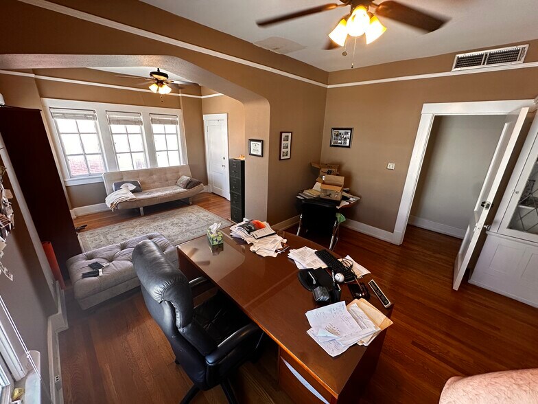 More Photos Of 1700 N Mesa St, El Paso Medical For Lease