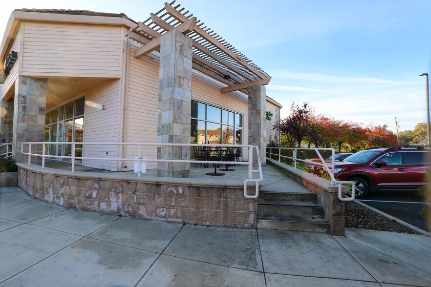 More Photos Of 3315-3395 Placer St, Redding Unknown For Lease