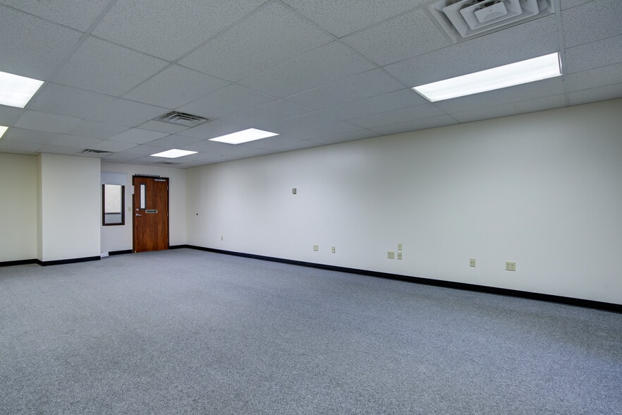 More Photos Of 225 S Academy Blvd, Colorado Springs Office For Sale