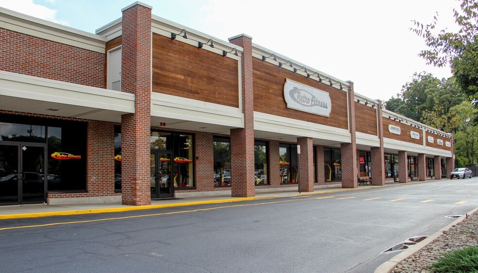 More Photos Of 272-300 S Main St, New City Storefront For Lease