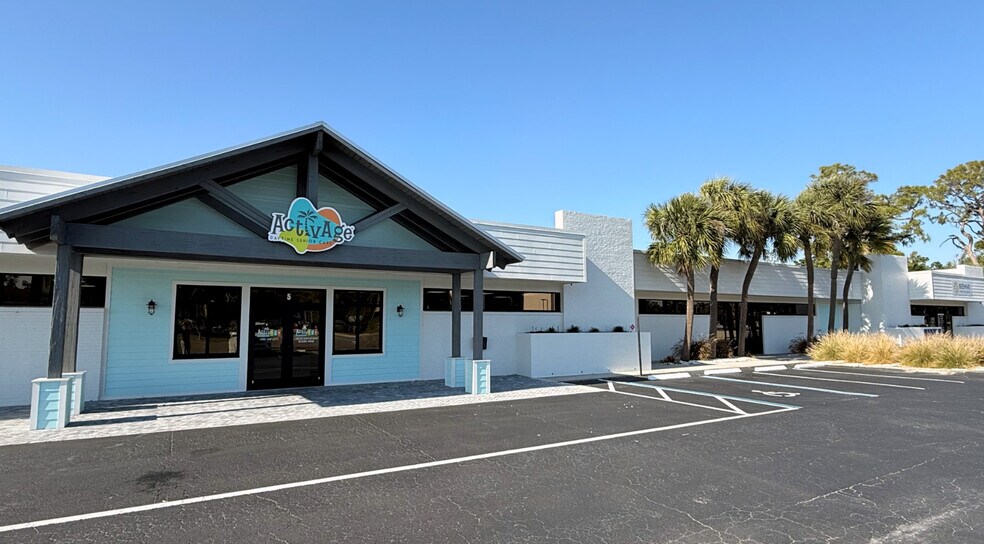 More Photos Of 3801 Bee Ridge Rd, Sarasota Storefront For Sale