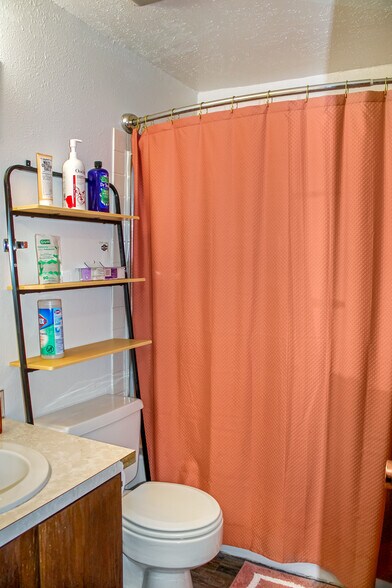 More Photos Of 932 Oilfield Ave, Shelby Multifamily For Sale