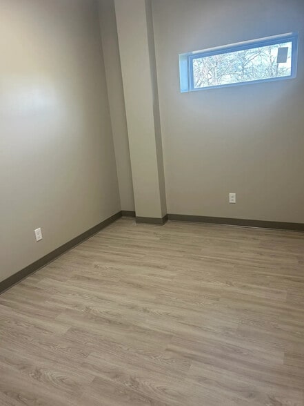 More Photos Of 238 Commercial Pky, Canton Flex For Lease
