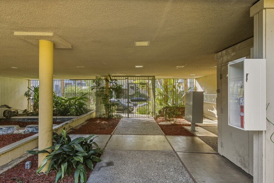 More Photos Of 5055 73rd St, San Diego Apartments For Sale