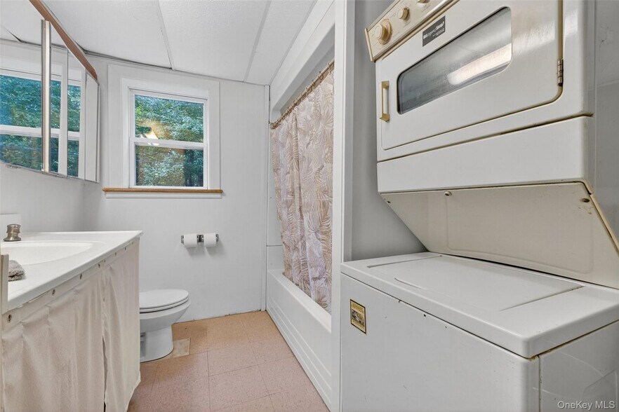 More Photos Of 3 Horsemens Trl, Cold Spring General Retail For Sale