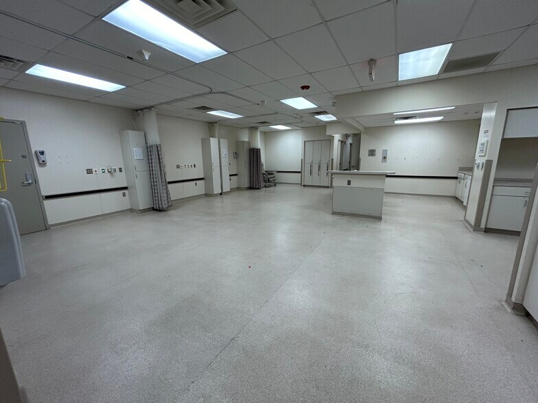 More Photos Of 213-221 Sterling Farm Dr, Jackson Medical For Lease