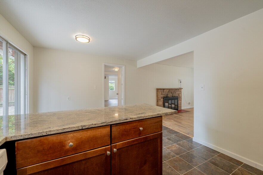 More Photos Of 20318 19th Ave NE, Shoreline Specialty For Sale