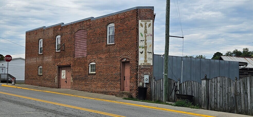 More Photos Of 306 W Main St, South Hill Flex For Lease