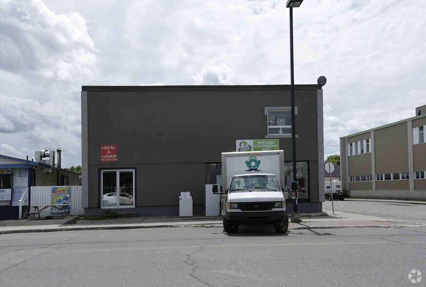 More Photos Of 310 Rue Notre-Dame, Gatineau Storefront Retail Residential For Lease