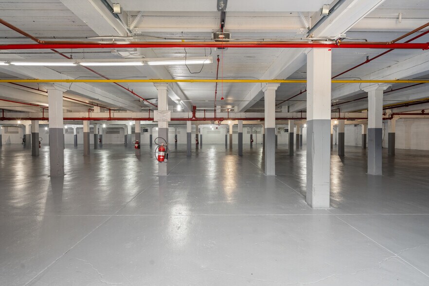 More Photos Of 56 Sterling St, Clinton Manufacturing For Lease
