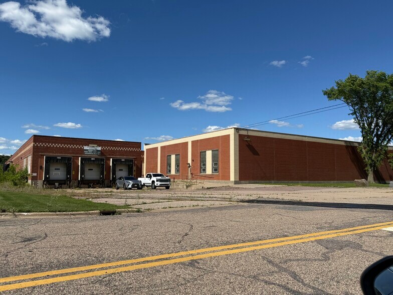 More Photos Of 700 Dura Beauty Ln, Wisconsin Rapids Warehouse For Lease