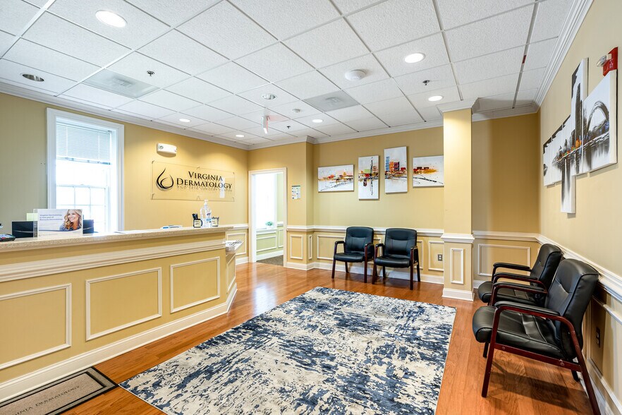 More Photos Of 6101 Redwood Square Ctr, Centreville Medical For Sale