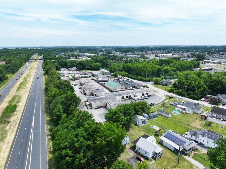 More Photos Of 3970-3996 North Point Rd, Dundalk Warehouse For Lease