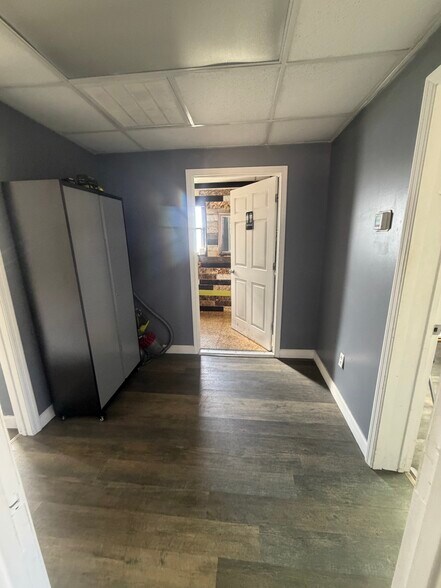 More Photos Of 3303 37th St, Orlando Warehouse For Lease