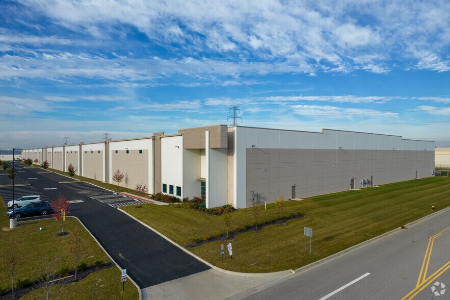 More Photos Of 5275 Centerpoint Pky, Groveport Distribution For Lease