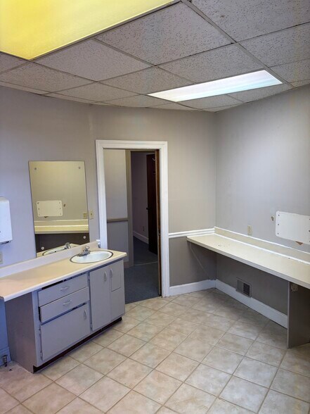More Photos Of 573 Concord Rd SE, Smyrna Medical For Lease