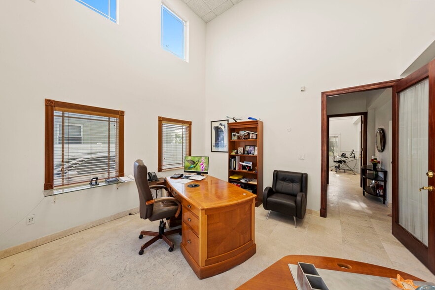 More Photos Of 4201 SW 11th St, Coral Gables Office For Sale