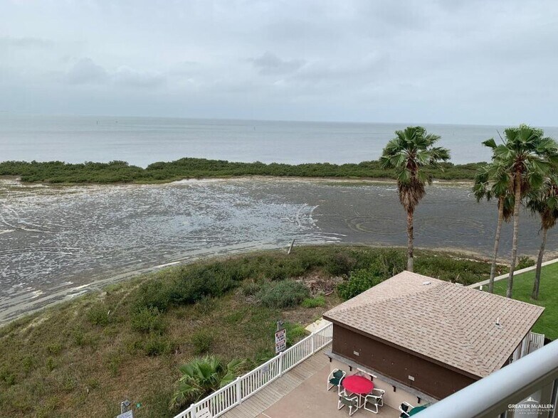 More Photos Of 410 International Blvd, Hidalgo Hotel For Sale