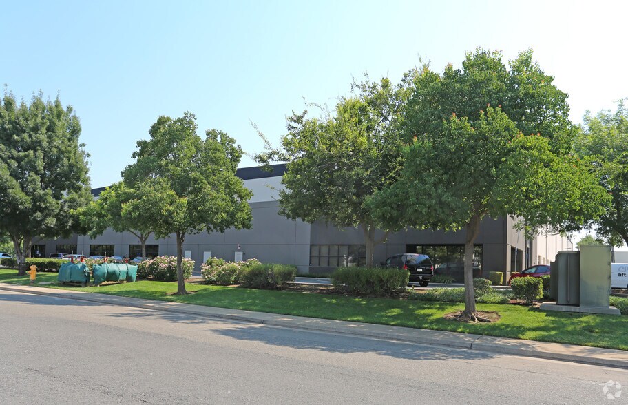 More Photos Of 3735 Bradview Dr, Sacramento Warehouse For Lease