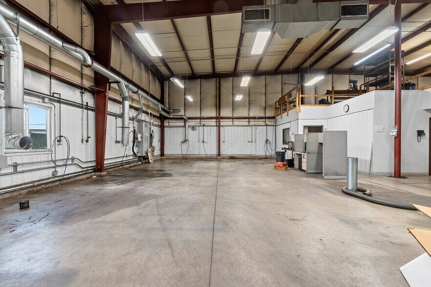 More Photos Of 3300 Commodity Ln, Green Bay Manufacturing For Sale