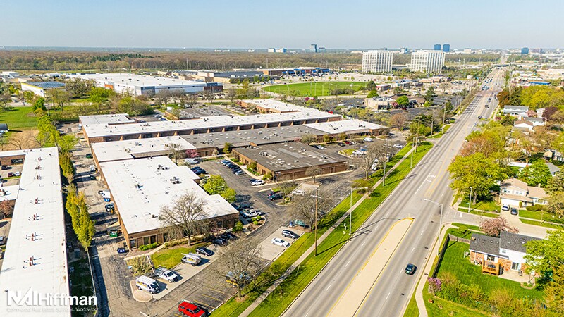 More Photos Of 702-778 W Algonquin Rd, Arlington Heights Unknown For Lease