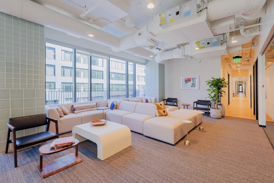 More Photos Of 14 Ridge Sq NW, Washington Coworking Space