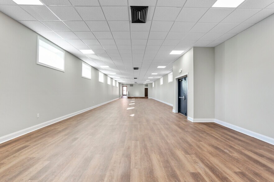 More Photos Of 127 E King St, Martinsburg Office For Lease