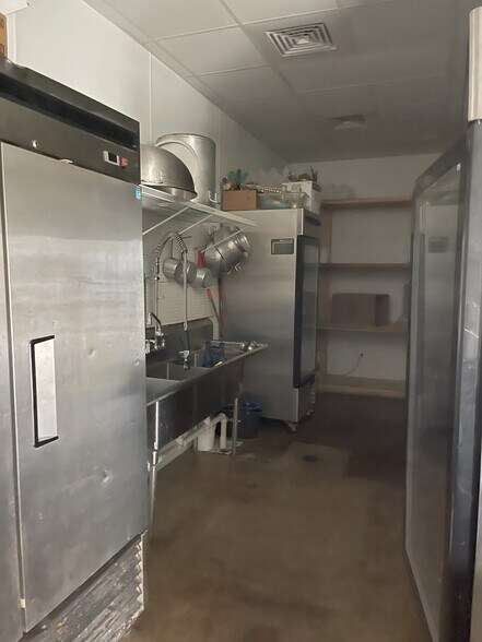 More Photos Of 7673 Perkins Rd, Baton Rouge Storefront For Lease