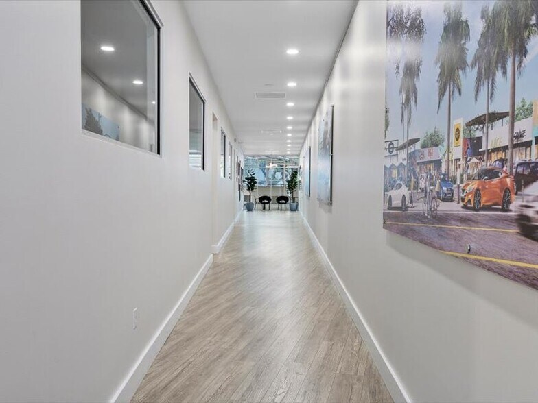 More Photos Of 2404 Hollywood Blvd, Hollywood Loft Creative Space For Sale