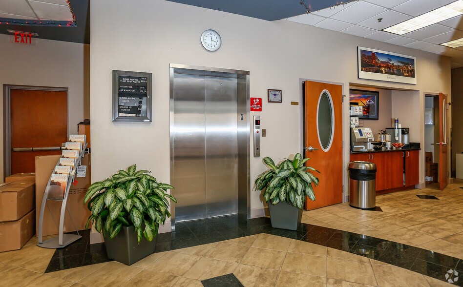 More Photos Of 321 N Crystal Lake Dr, Orlando Storefront For Lease