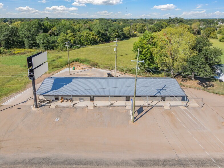 More Photos Of 15996 Highway 80, Edgewood Flex For Sale