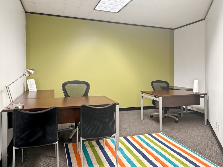 More Photos Of 1100 Poydras St, New Orleans Coworking Space