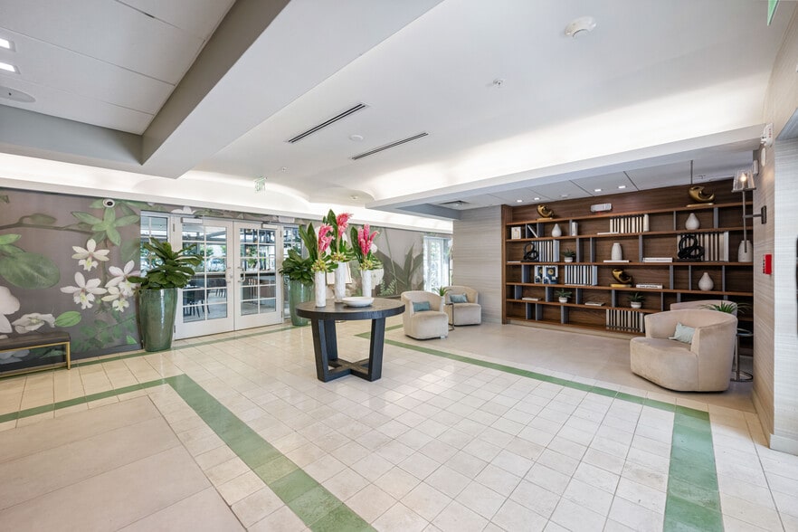 More Photos Of 334 20th St, Miami Beach Hotel For Lease