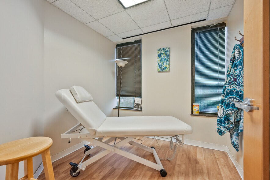 More Photos Of 12330 Perry Hwy, Wexford Medical For Lease