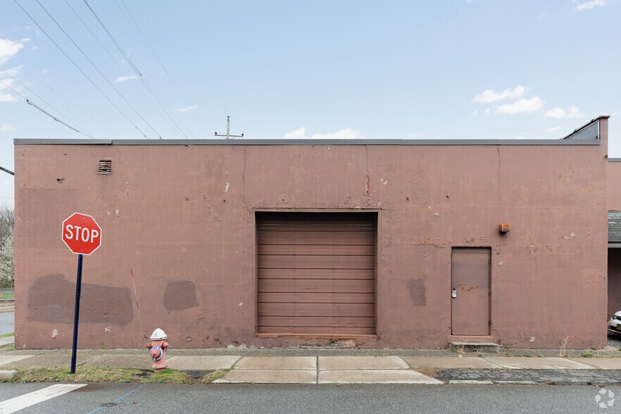 200204 Railroad Ave, Hackensack, NJ 07601 Industrial For Lease