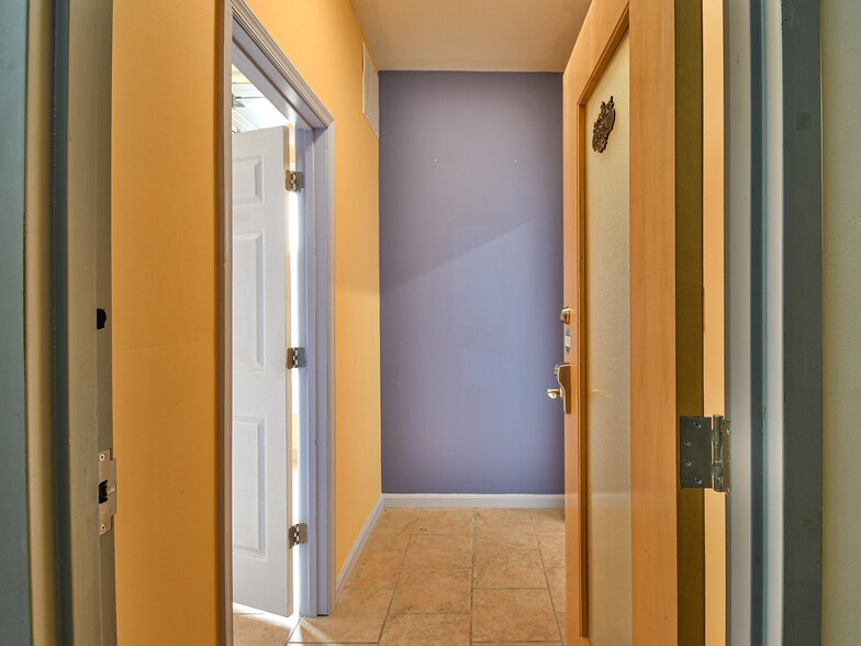 More Photos Of 2300 N Pershing Dr, Arlington Medical For Sale